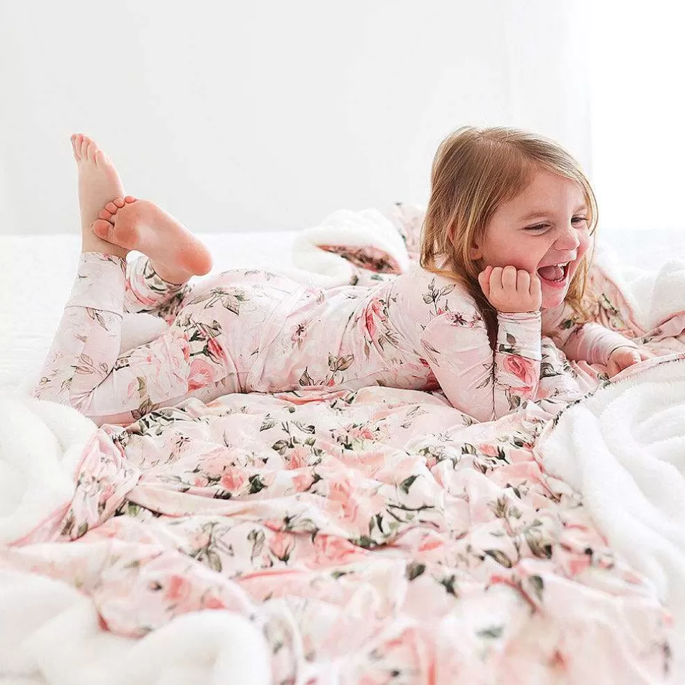 Posh Peanut Luxe Plush Patoo® Blanket Outlet